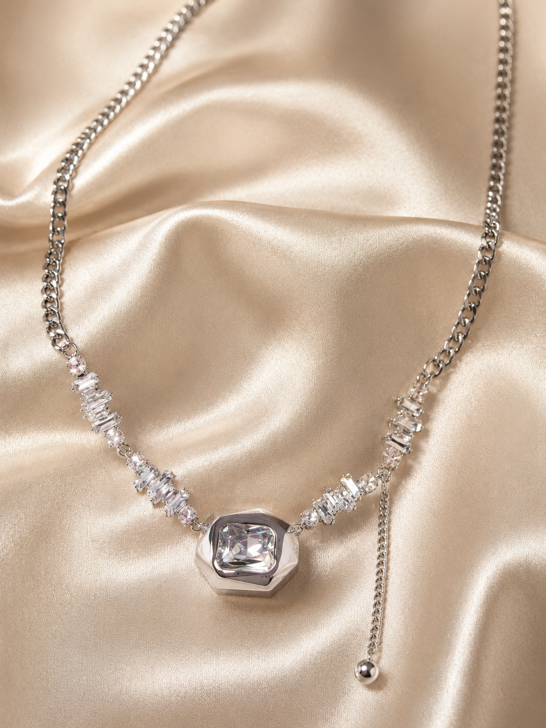 IMPERIAL CRYSTAL NECKLACE