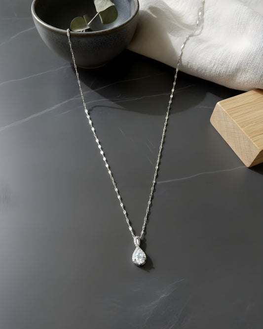 TEARDROP HALO DIAMOND PENDANT