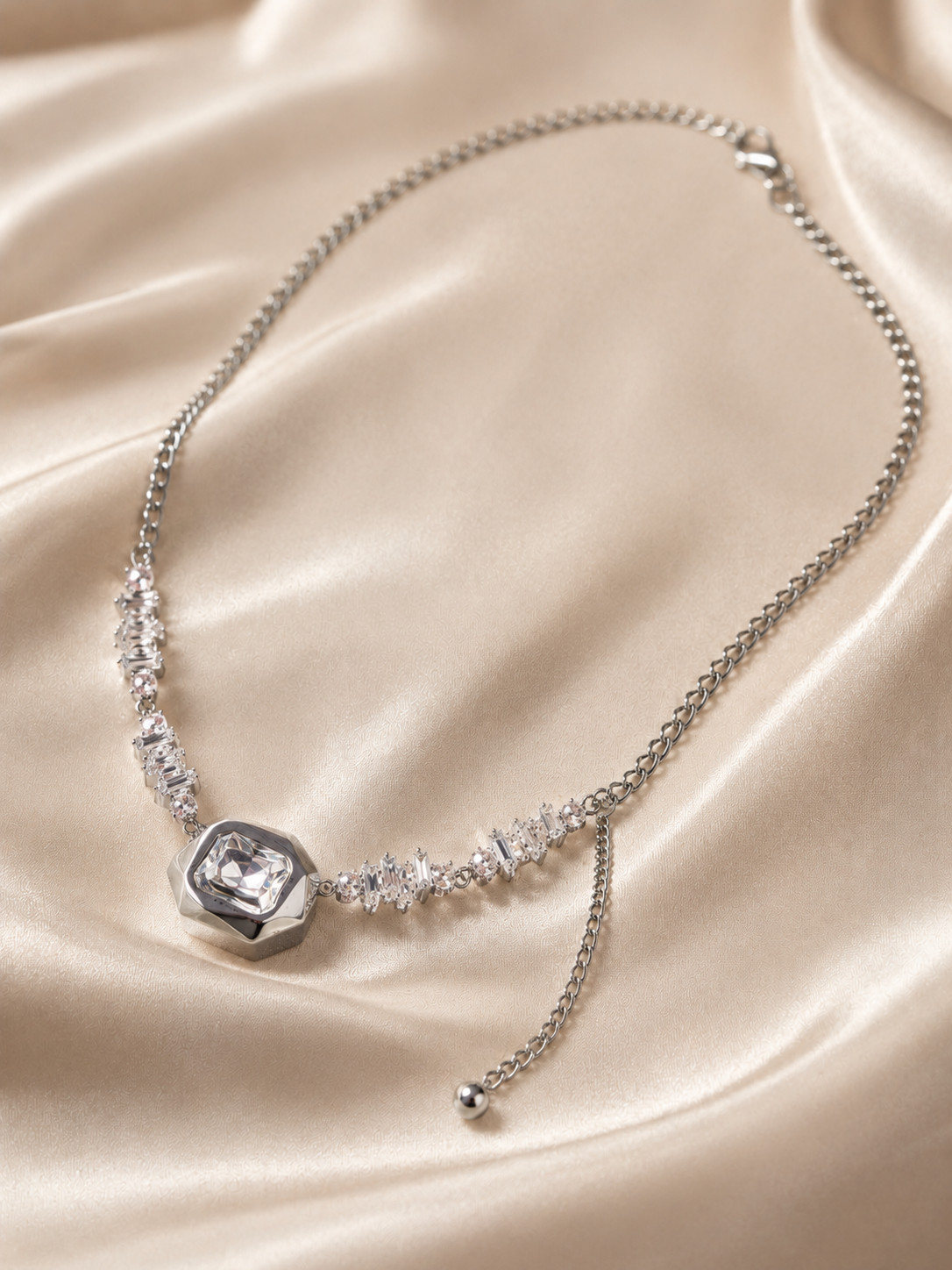 IMPERIAL CRYSTAL NECKLACE