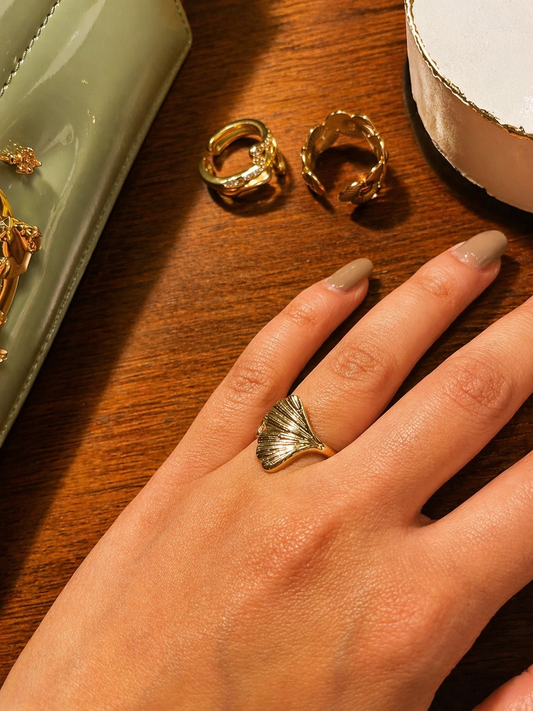 SEASHELL RING