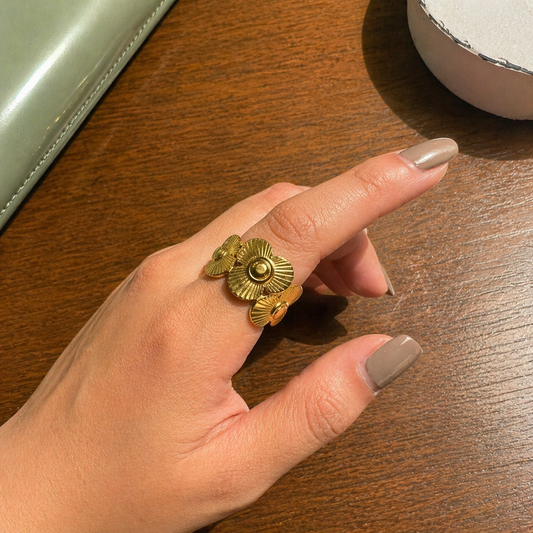 FLOWER MUSE RING