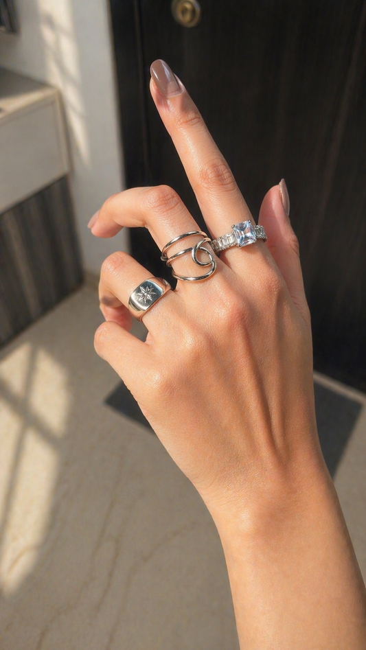SILVER CURVY RING