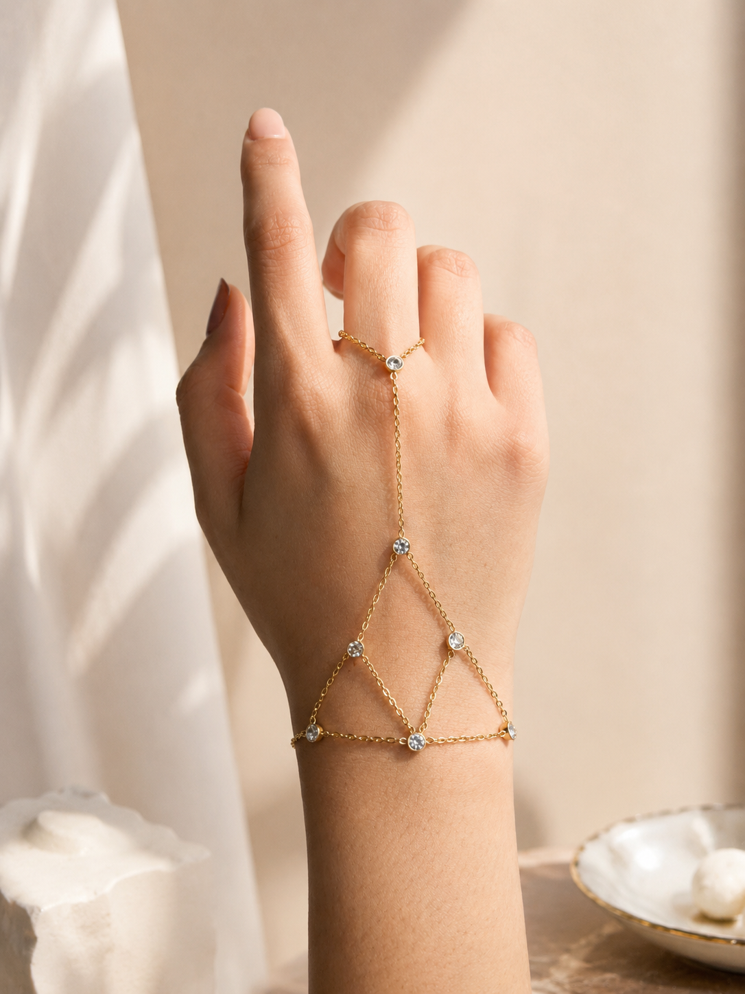 DAZZLE HANDCHAIN
